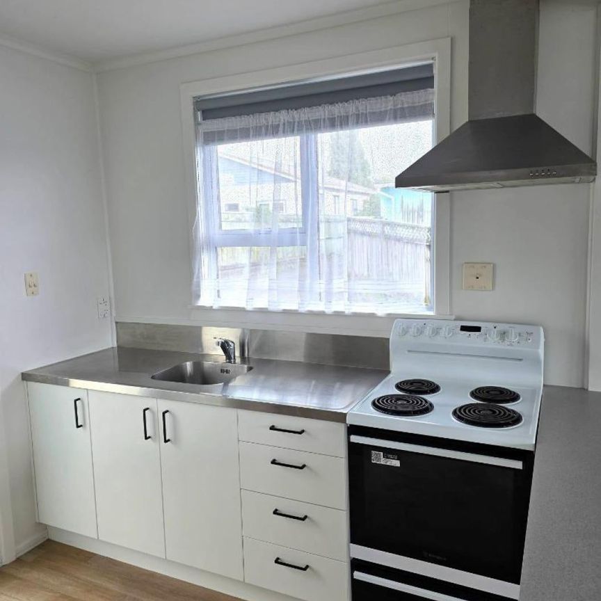 Modernised 2-Bedroom Unit in Popular Westown - Photo 1