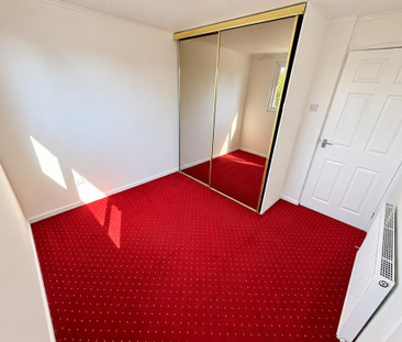 3 bedroom end of terrace house to rent - Photo 4