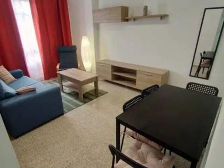 Piso en alquiler en Centro - Photo 2