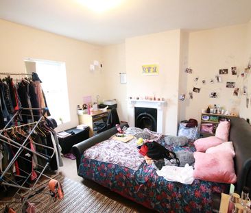 3 Bed Terraced House, Donnington Gardens, RG1 - Photo 3