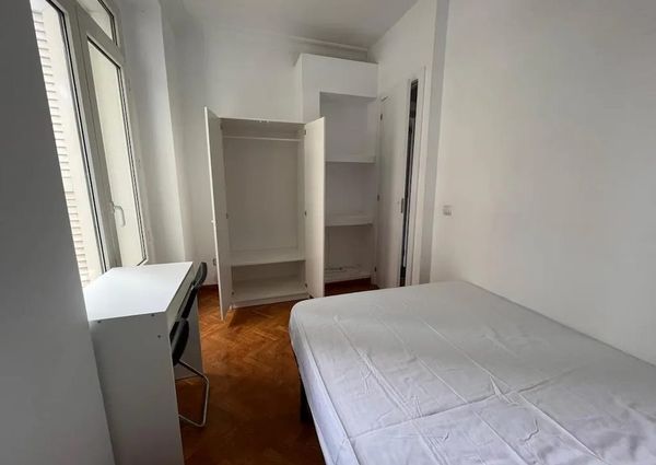 Calle de Grafal, Madrid, Community of Madrid 28005