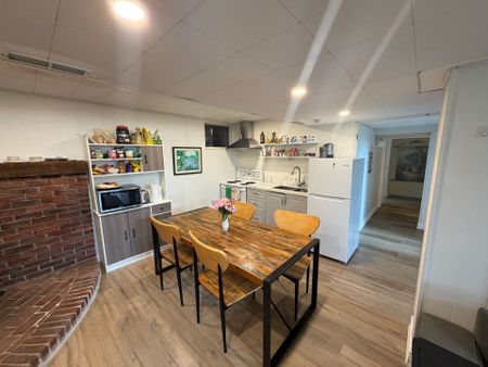 For Lease - 10 Iber Court, Aurora, Ontario - Photo 2