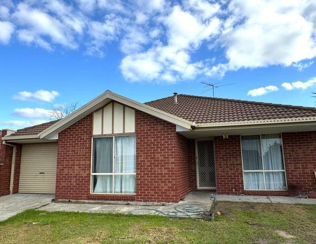 Hillside home for you! - Photo 1