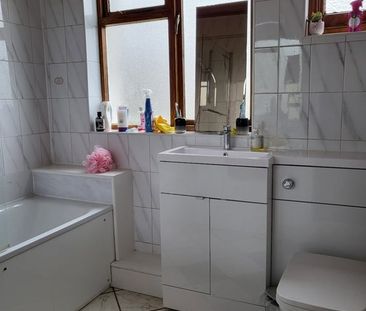 Room in a Shared House, Seafield Road, N11 - Photo 6