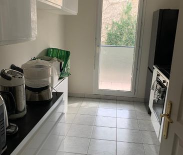 Location Appartement 3 pièces 73m² LYON 7ème - Photo 5