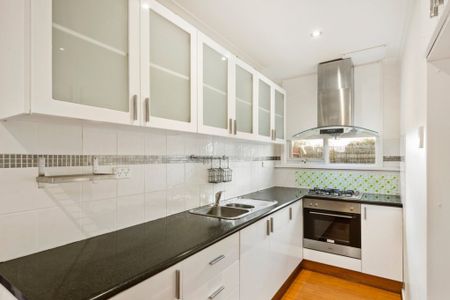 Perfectly Located 2 Bedroom Unit - Photo 5