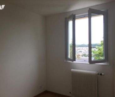 Appartement de Type 4 au 1er étage - Photo 2