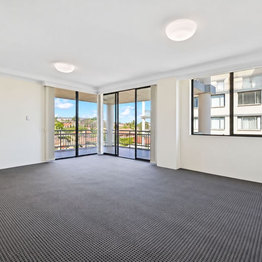 Central Located Two Bedroom Modern Apartment in Rainbow Court - Photo 1