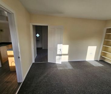 3 Bed Semi-Detached House, Dingle Close, BS9 - Photo 1