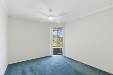 Spacious 4-Bedroom Family Home in Kingscliff – Coastal Living at Its Best! - Photo 5