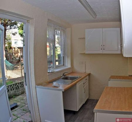 Goresbrook Road, Dagenham, RM9 - Photo 5