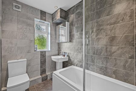 4 bedroom terraced house to rent - Photo 2