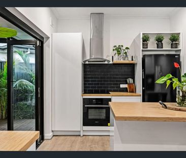 PRIME LOCATION - HANDY TO EVERYTHING - Photo 5