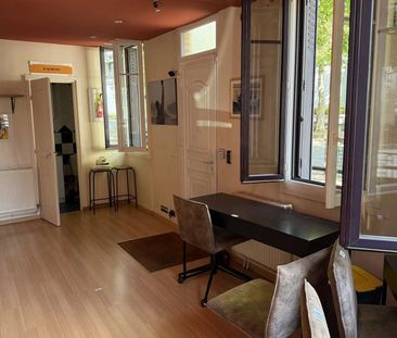 Titre : Local à louer de 57,41 m² à Suresnes - Photo 2