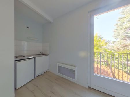 Location Appartement 1 pièce 24m² POITIERS 86000 - Photo 2