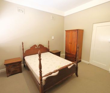 3 Bedroom Apartment - Photo 6