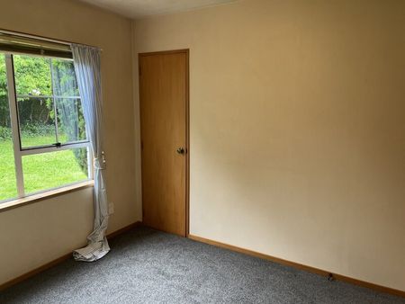 Belfast – Spacious 3 bedroom home, 2 x Heat pumps, Fully fenced section - Photo 2