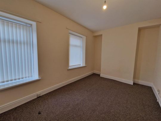 Wern Terrace, SA1 8NT, Swansea - Photo 1