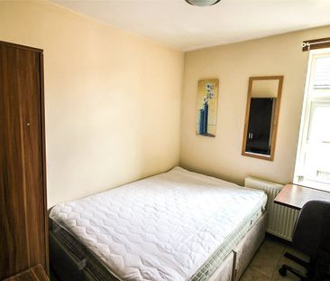 Wallisdown Road, Poole, BH12 - Photo 4