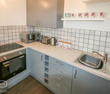 2 BEDROOM FLAT - Photo 6