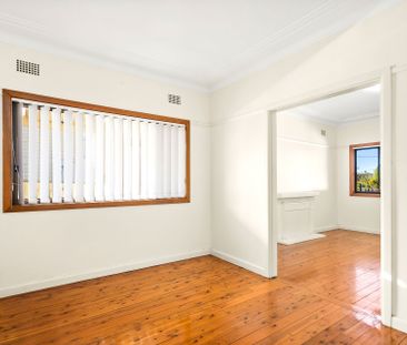 3-Bedroom Family Home in a Convenient Location - Photo 2