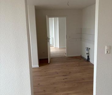 Dachgeschosswohnung mit Balkon am Obotritenring Schwerin - Photo 1