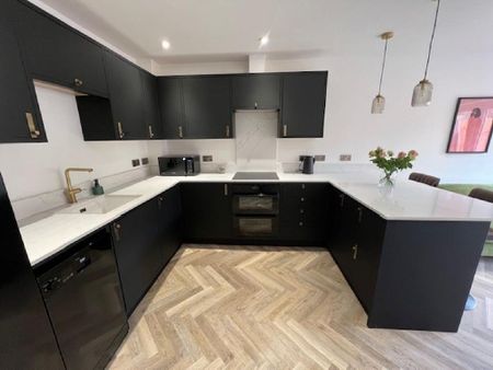 5 bedroom detached house to rent - Photo 4