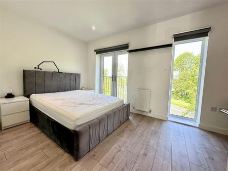 4 bedroom townhouse to rent - Photo 3
