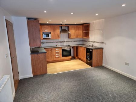 2 bedroom ground floor flat to rent - Photo 5