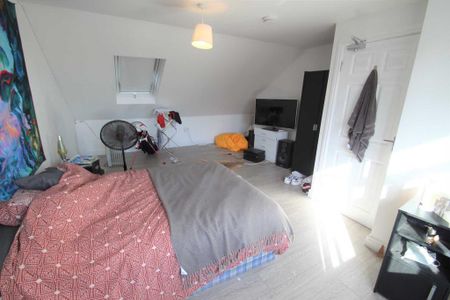 6 bedroom terraced house to rent - Photo 4