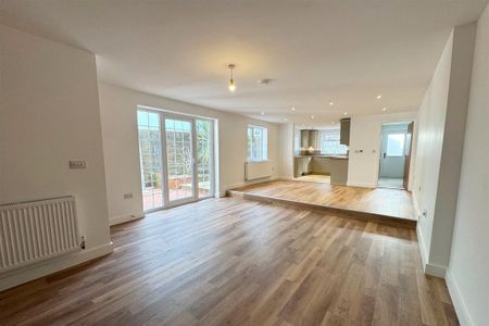 3 bedroom terraced house to rent - Photo 3