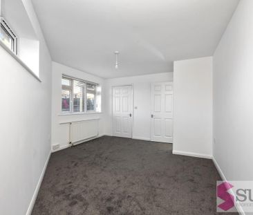 3 bedroom detached house to rent - Photo 2