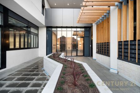 Stunning, High Quality, Executve, 1 Br, 2 Bthrm with Balcony. Wow! - Photo 5