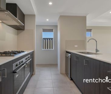 New Home in Prime Paradiso Estate Location! - Photo 3