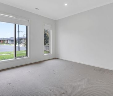 14 Rowena Way, Mickleham, Vic 3064 - Photo 1