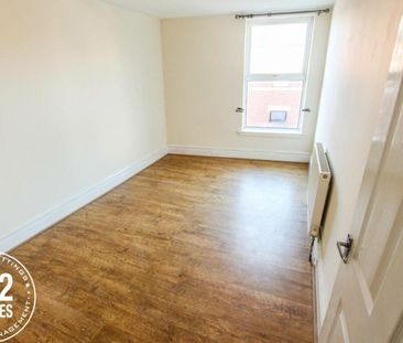 Lovely Lane - Warrington - WA5 - Photo 3