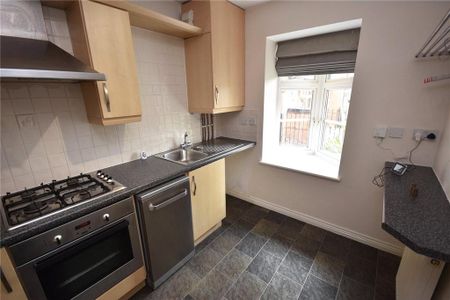 2 bedroom terraced house to rent - Photo 4