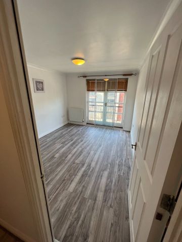 2 Bed Flat, Blenheim Court, RG1 - Photo 3