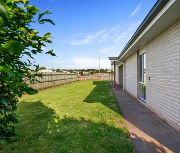 1 Meares Street, Kearneys Spring QLD 4350 - House For Rent | Domain - Photo 2