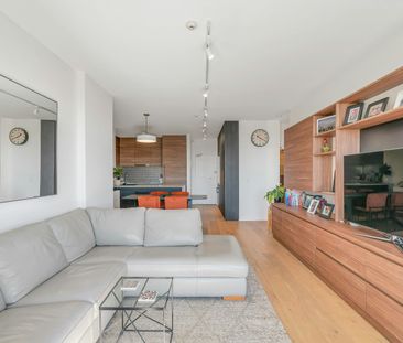 Fully Furnished Designer Penthouse Apartment With Views - Photo 1