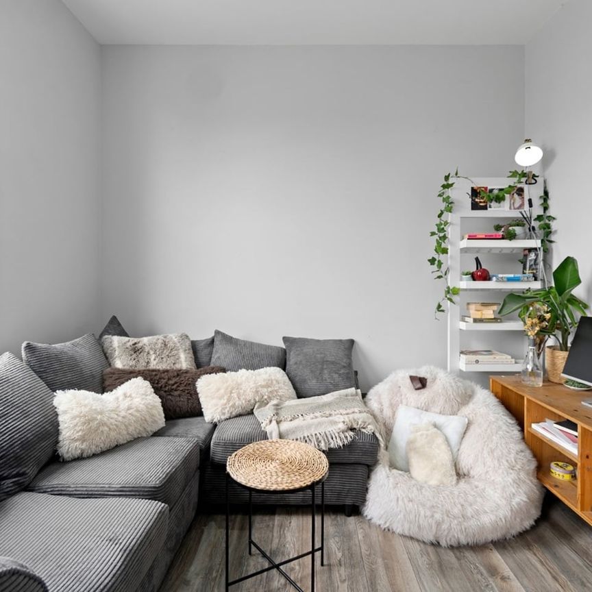 3 Bed Flat, Old Kent Road, SE1 - Photo 1