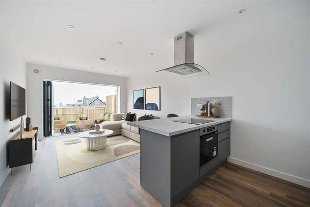 Trenance View, Newquay, TR7 - Photo 1