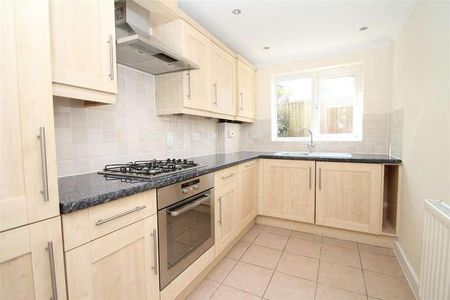 Hazelwood Lane, London, N13 - Photo 5