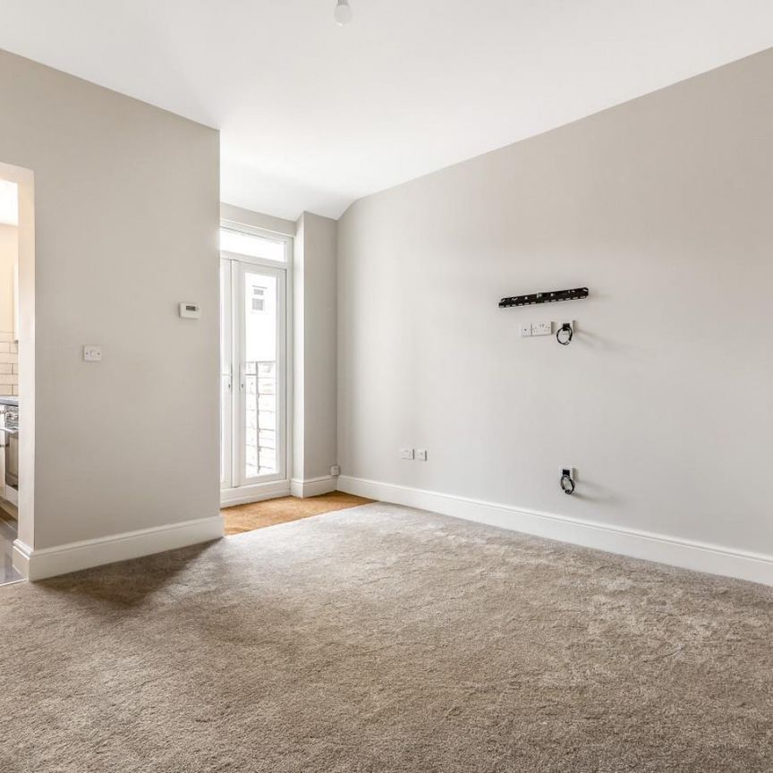 2 bedroom House To Let - Photo 1