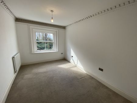 The Old Hall, 90 Main St, Balderton, Notts, NG24 - Photo 5