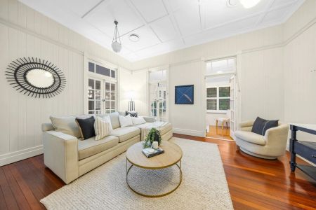 Grand Queenslander with Pool & Multiple Living Areas - Photo 4