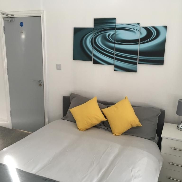 HMO Room to Let - Hainton Avenue, Grimsby DN32 - Photo 2