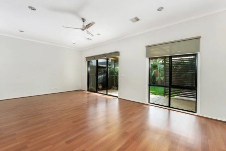 44 Farmhouse Boulevard, - Photo 4