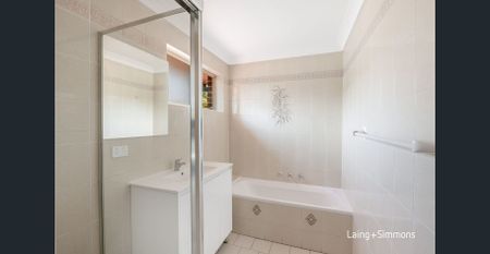 Renovated Three Bedroom Duplex! - Photo 4