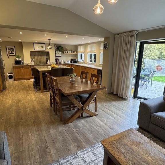 4 bedroom semi-detached house to rent - Photo 1